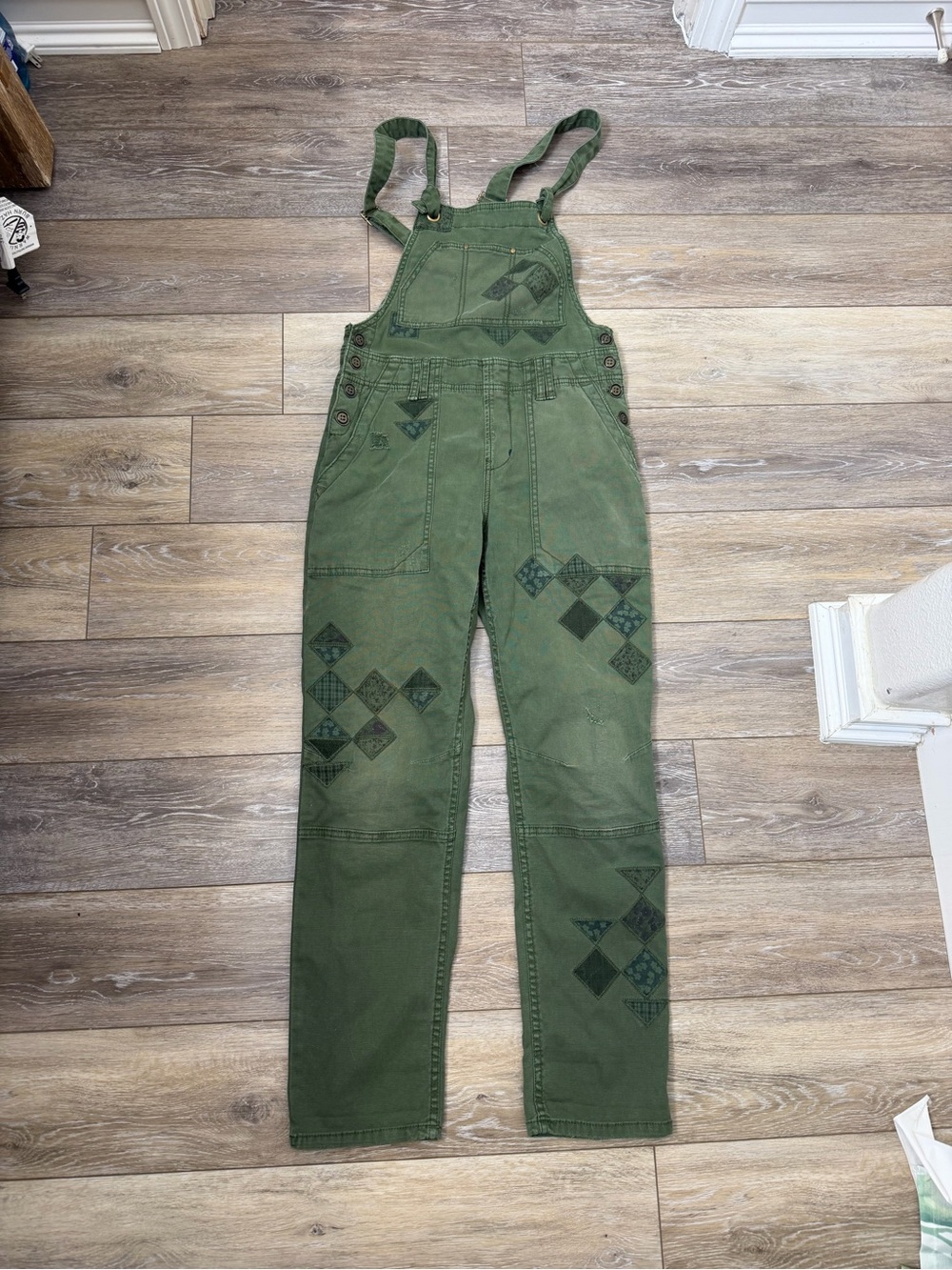 Anthropologie Pilcro The Wanderer patchwork overalls Sz 26